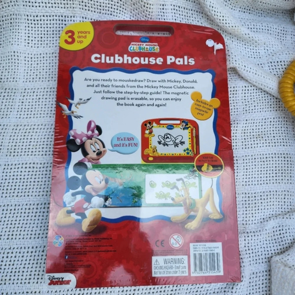 Mickey Mouse Clubhouse pals drawing set NEW - Picture 3 of 4
